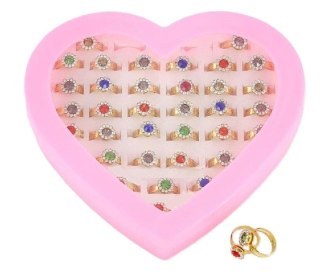 Zestaw 36 pierścionków z oczkiem