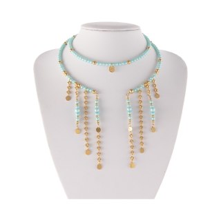 Choker z satynowych, turkusowych perełek i złotych kuleczek, z wiszącymi łańcuszkami (C25/MEM/18AU)