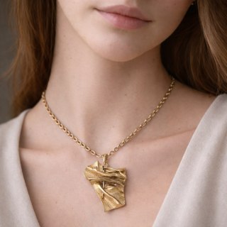 Naszyjnik z zawieszką w formie gniecionego materiału z kolekcji Vinted (C25/WIN/51AU)