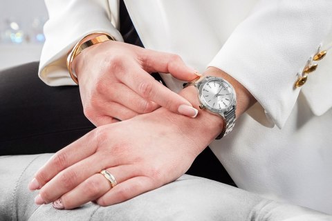 Zegarek Damski Giewont Sapphire Srebrny GW2720-B1