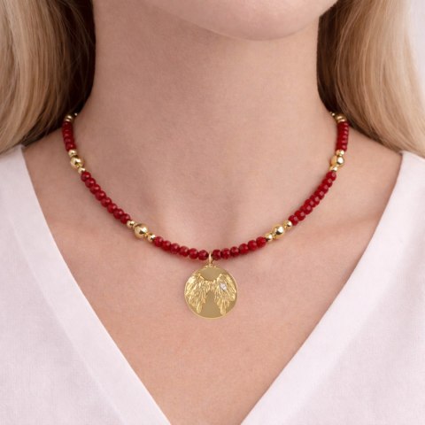 Naszyjnik z czerwonych koralików i złotych kulek z plasterkiem, ze skrzydłami (C25/KOR/105AU)