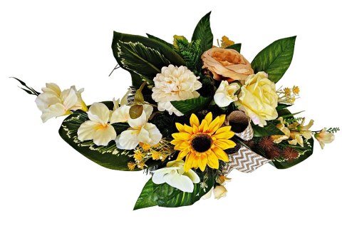 Stroik pięknych sztuchnych kwiatów na cmentarz grób Wszystkich Świętych