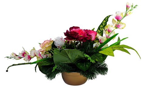 Stroik pięknych sztuchnych kwiatów na cmentarz grób Wszystkich Świętych