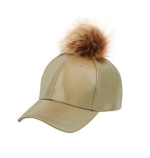 MODNA SKÓRKOWA CZAPKA Z DASZKIEM Z POMPONEM