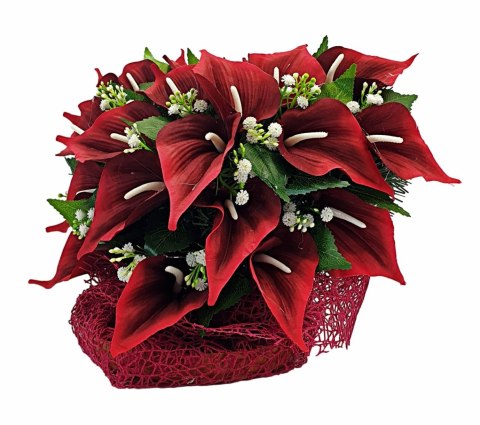 Stroik pięknych sztuchnych kwiatów na cmentarz grób Wszystkich Świętych