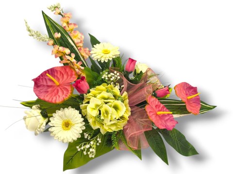 Stroik pięknych sztuchnych kwiatów na cmentarz grób Wszystkich Świętych