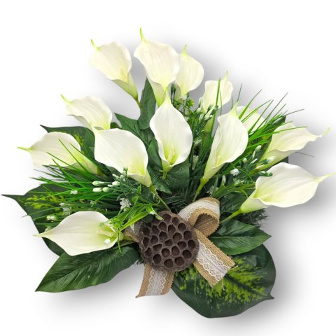 Stroik pięknych sztuchnych kwiatów na cmentarz grób Wszystkich Świętych