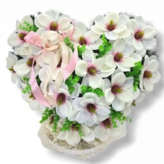 Stroik pięknych sztuchnych kwiatów na cmentarz grób Wszystkich Świętych